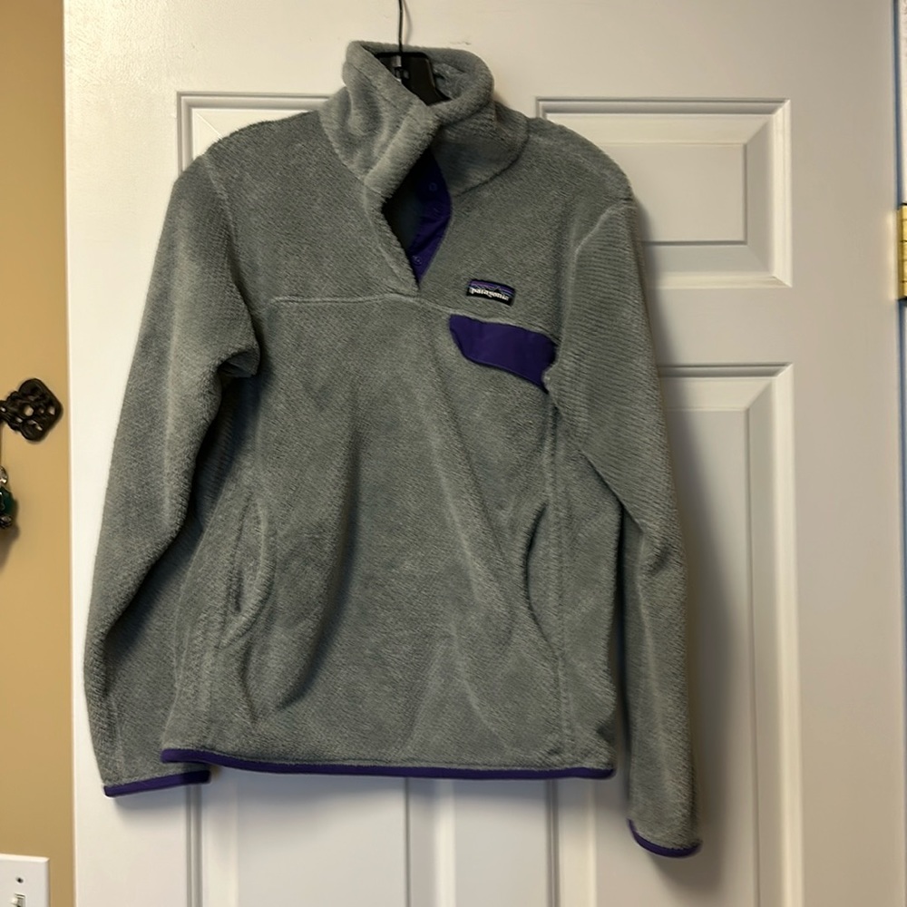 Gray/purple Patagonia fleece